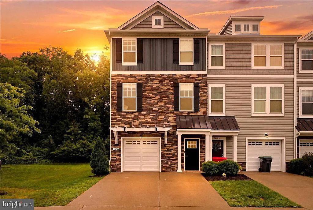 3 bed, 3.5 bath, 1894 sqft, $2,700 — Photo 1
