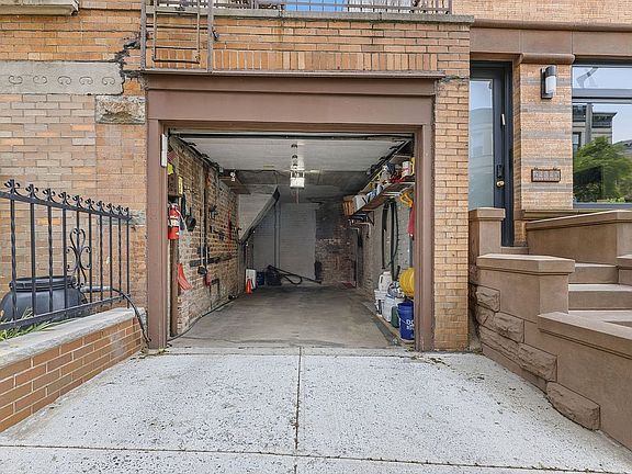 5th image of 438 4th St APT 4A