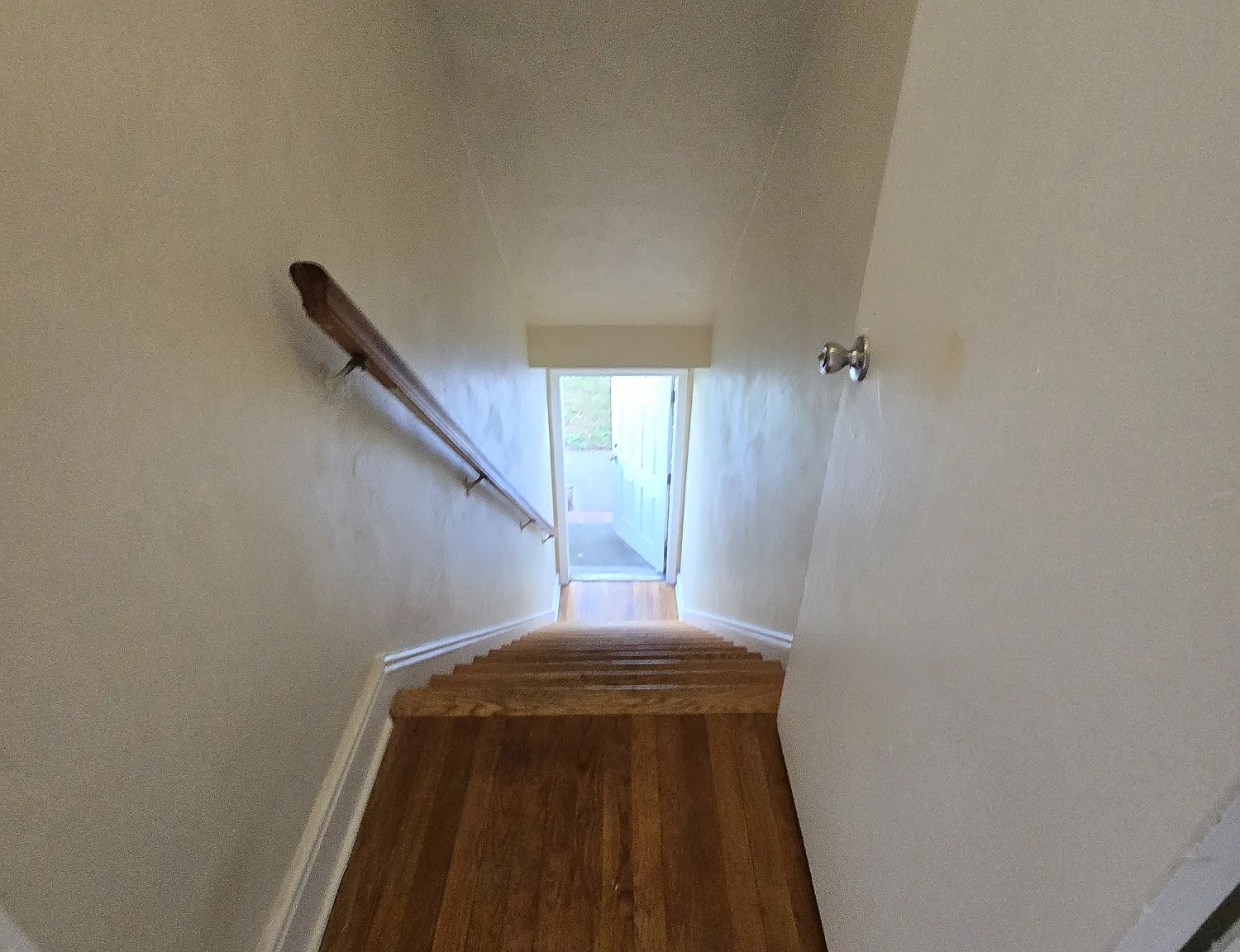 1 bed, 700 sqft, $895 — Photo 3