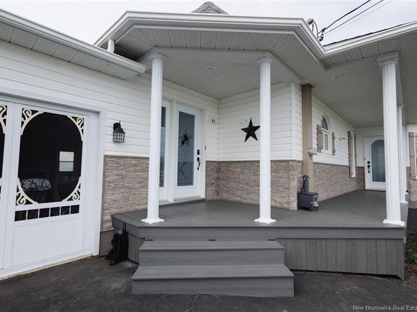 42 Ringuette St, Sainte Anne De Madawaska, NB E7E 1G1