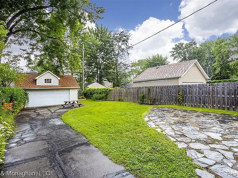 1308 Hampton Rd — Photo 34