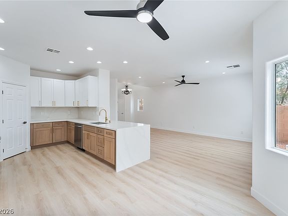 5th image of 9025 Mossy Hollow Ave