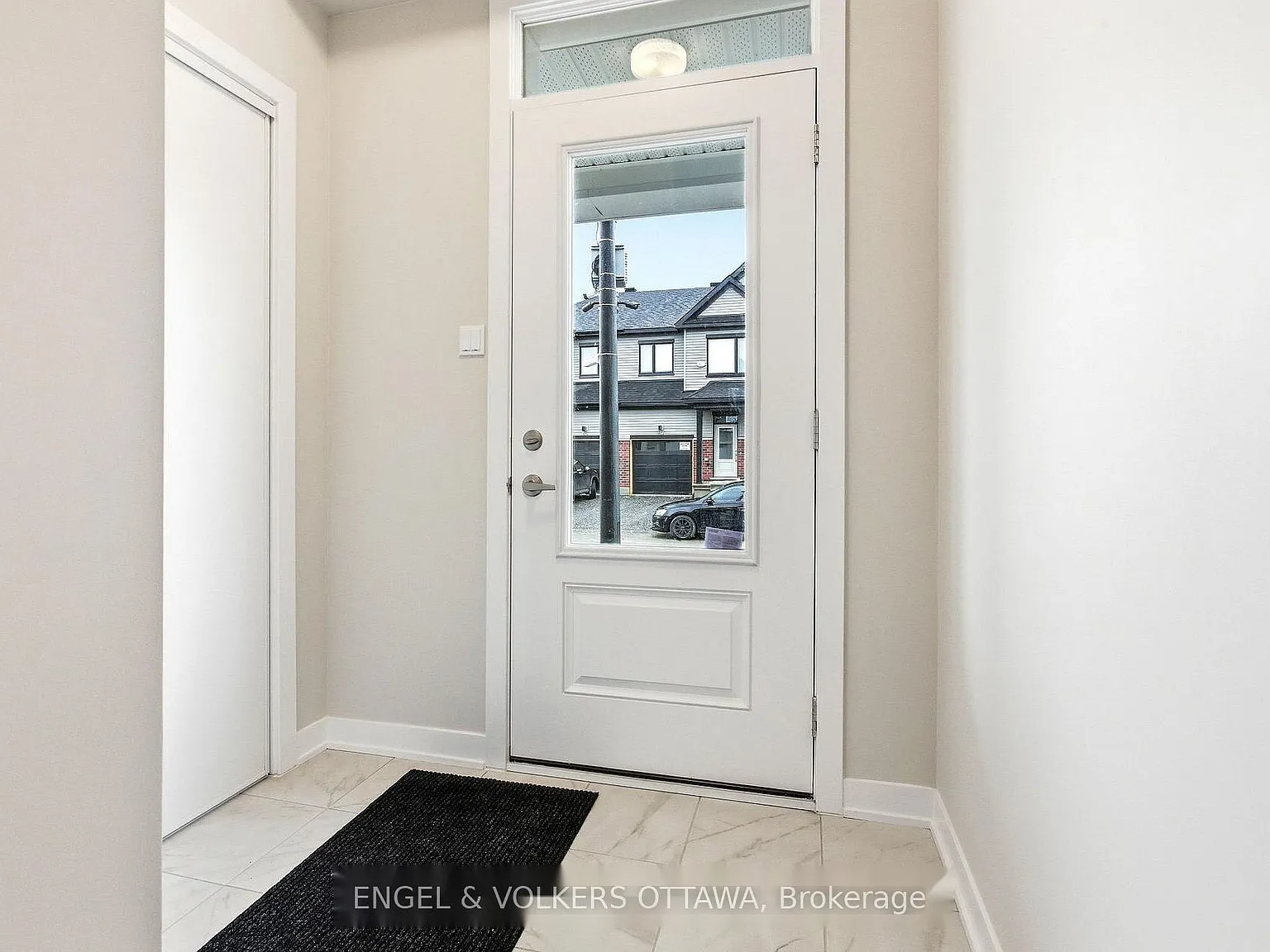 4 bed, $2,700 — Photo 2