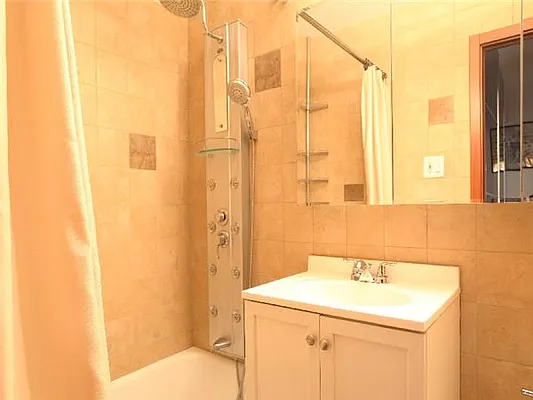 Sold by Exclusive Properties Sotheby's International Realty | media 22