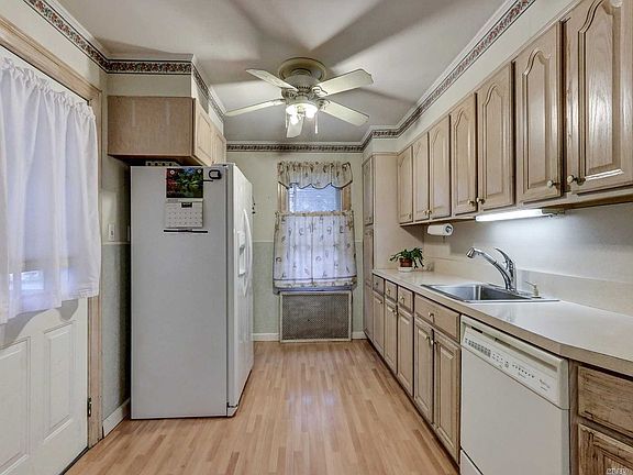5th image of 84 East Ave