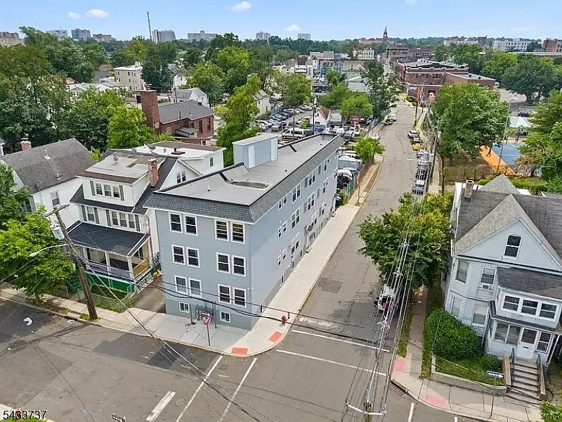 250 Snyder St #8