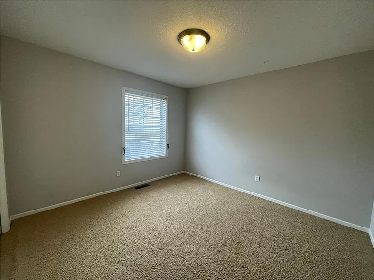 11331 Stratton Ave — Photo 13