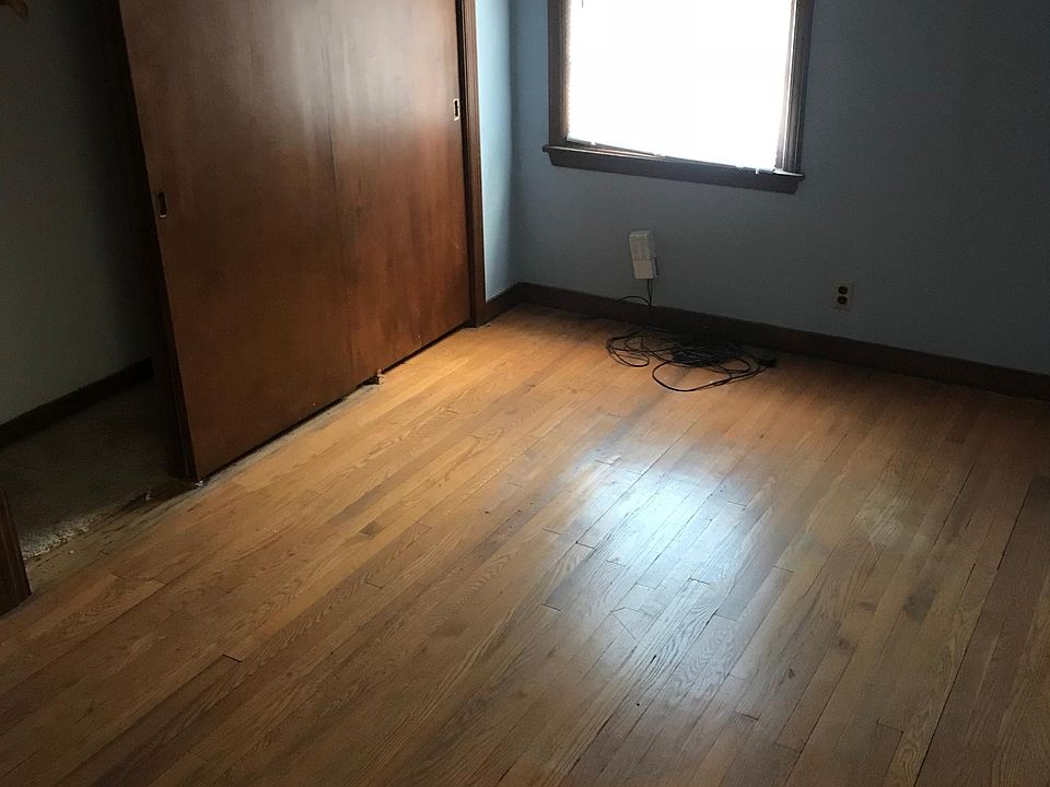 2nd image of 3200 S 48th St
