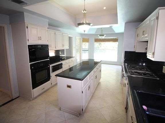5th image of 13731 Bluff Villas Ct