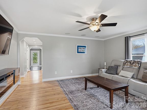 3rd image of 2101 Jackson St