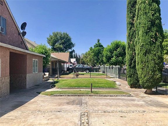 4th image of 1749 W 28th St