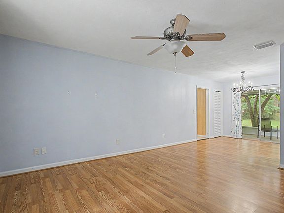5th image of 4256 Carrington Ct