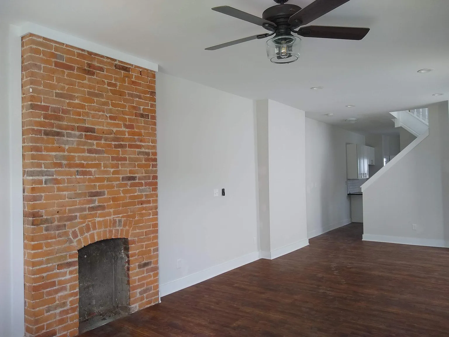 2 bed, 1.5 bath, 1378 sqft, $1,600 — Photo 3