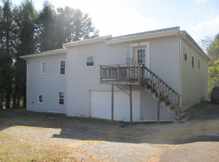 637 Hurst St APT 3, North Tazewell, VA 24630