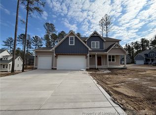 78 Graduate Ct, Spring Lake, NC 28390
