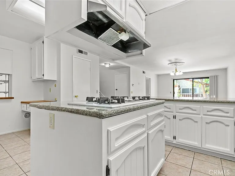1321 Greenbriar Rd — Photo 16
