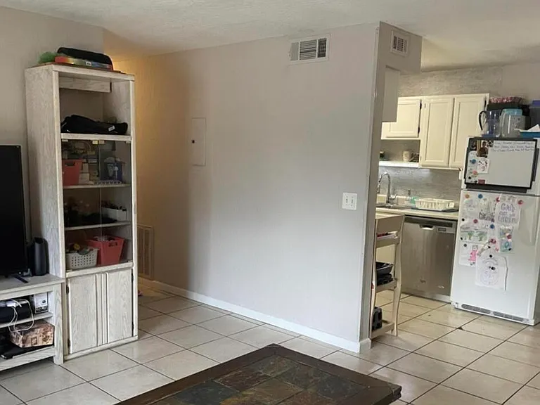 2101 Forest Knoll Dr NE #1105 — Photo 3