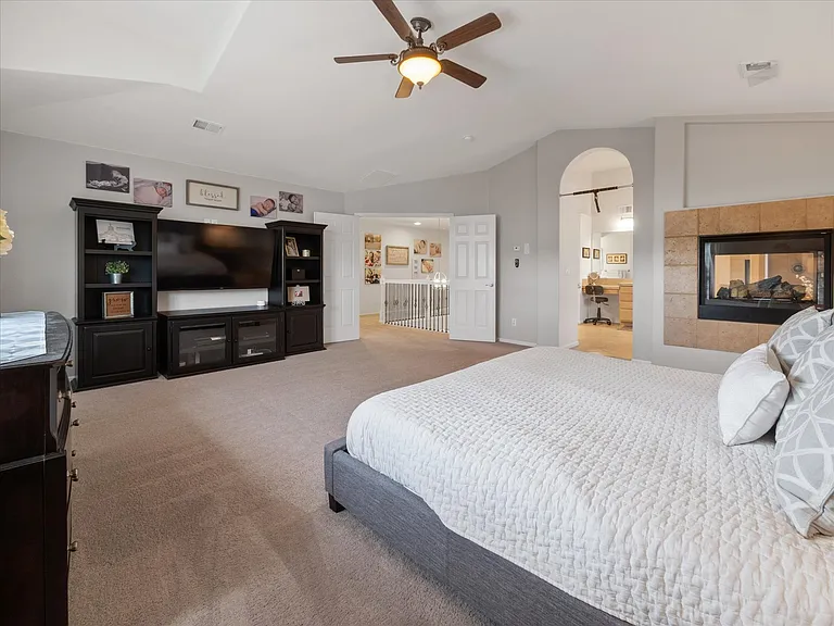 1048 Orion Way — Photo 27