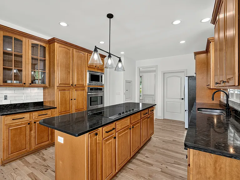 1733 Indigo Island Dr — Photo 24