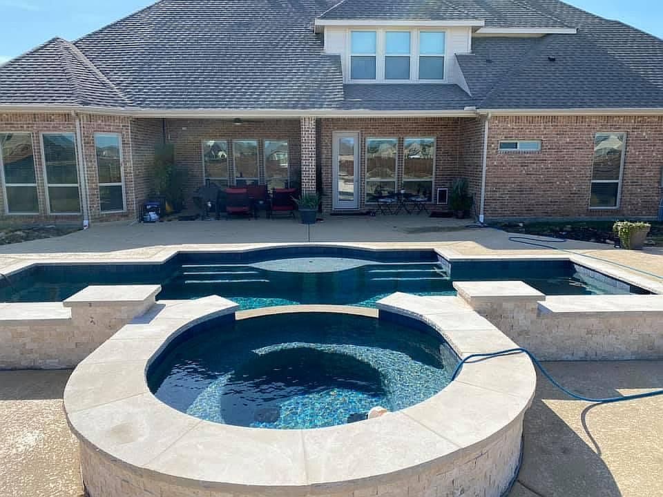 1st image of 209 Castle Creek Dr