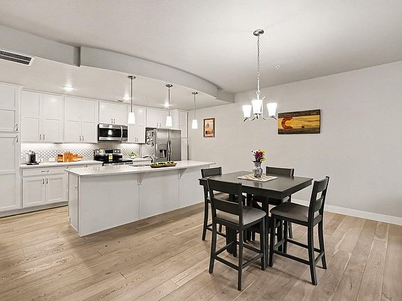 3rd image of 4780 Hahns Peak Dr #102