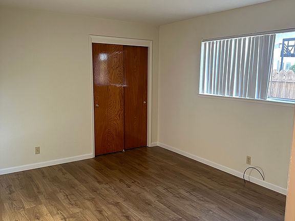 4th image of 160 W Hamilton Ave