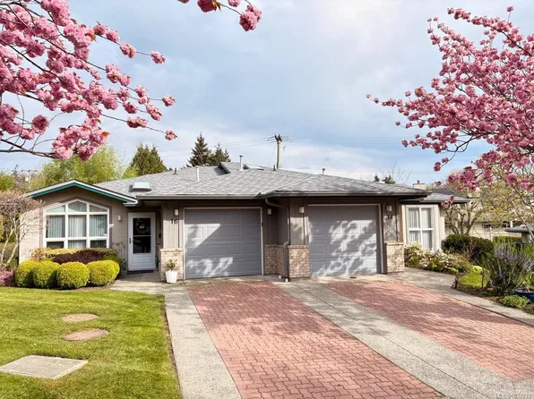 1473 Garnet Rd #14, Saanich, BC V8P 5T5