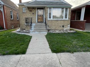 8828 S Ridgeland Ave, Chicago, IL 60617