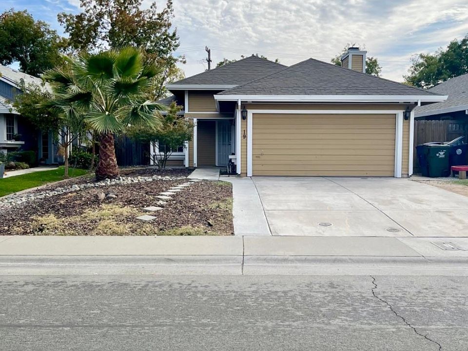 1st image of 19 Costa Brase Ct