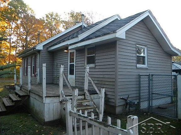 3rd image of 2755 Barnard St