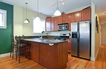 2nd image of 1457 W Belmont Ave