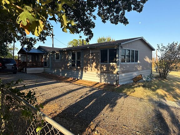 2nd image of 1117 County Road 805