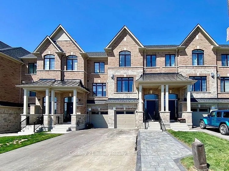 36 Elkington Cres #2 — Photo 1