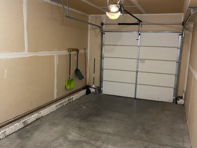 905 Saxon Way #D — Photo 24