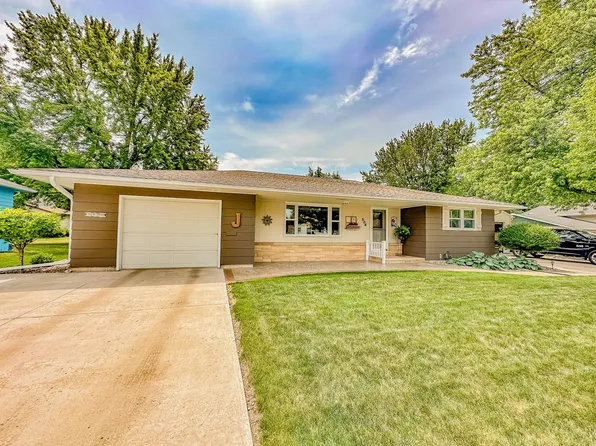 504 8th Ave, Worthington, MN 56187