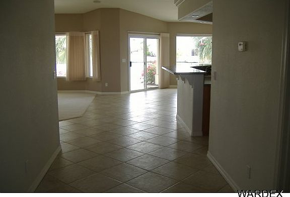 4th image of 2040 E Via Del Aqua Dr