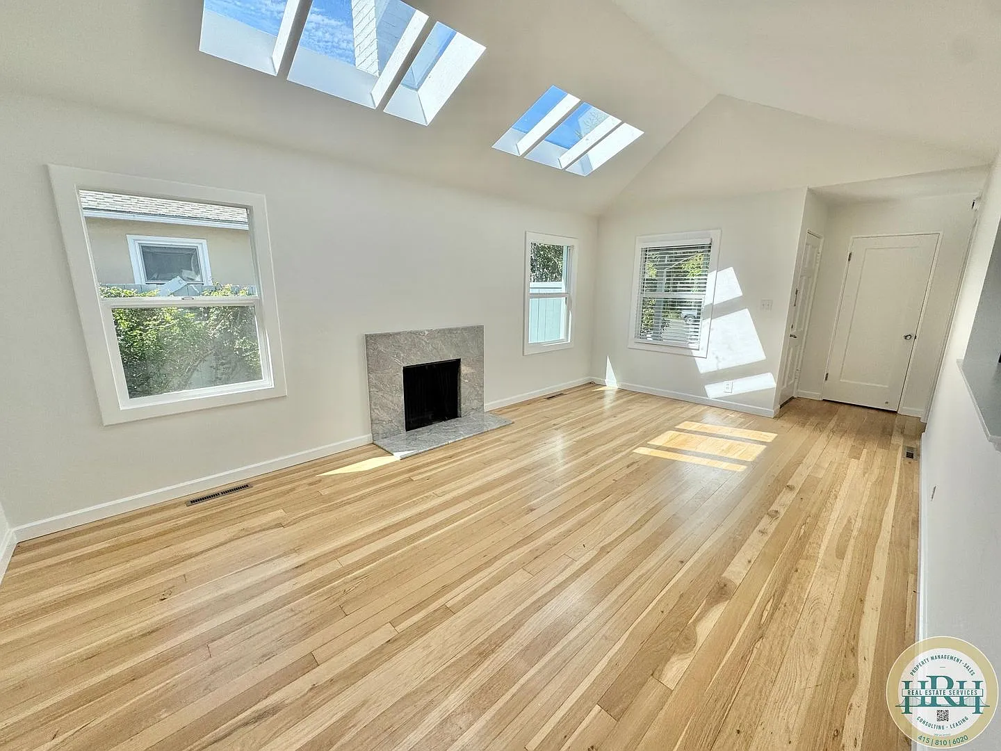 Charming and Spacious 3 BR | 1.5 BA Home w/huge yard — Photo 2