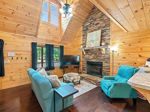 5th image of 2267 Newport Dr