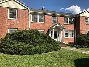 487 Kimberly Ave — Photo 2