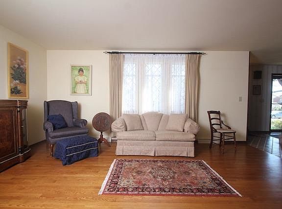 4th image of 5608 Alomar Dr