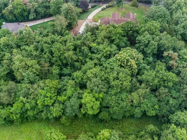 9-A1A Farmington Pl, Greensburg, PA 15601