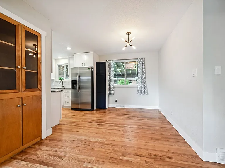 1631 S Allison St — Photo 10