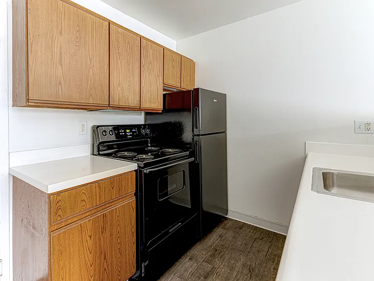 Manor House Apartments — Photo 15
