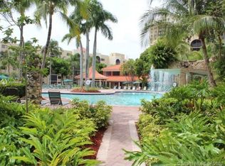 9511 Fontainebleau Blvd #315, Miami, FL 33172