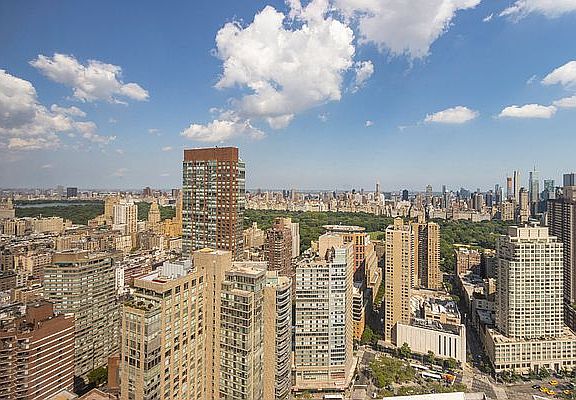 3rd image of 160 W 66th St APT 50D