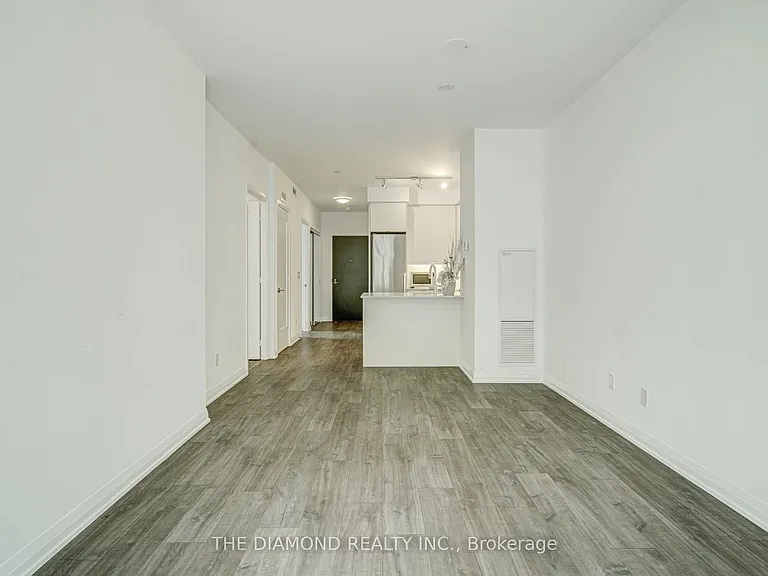 101 Erskine Ave #321 — Photo 9