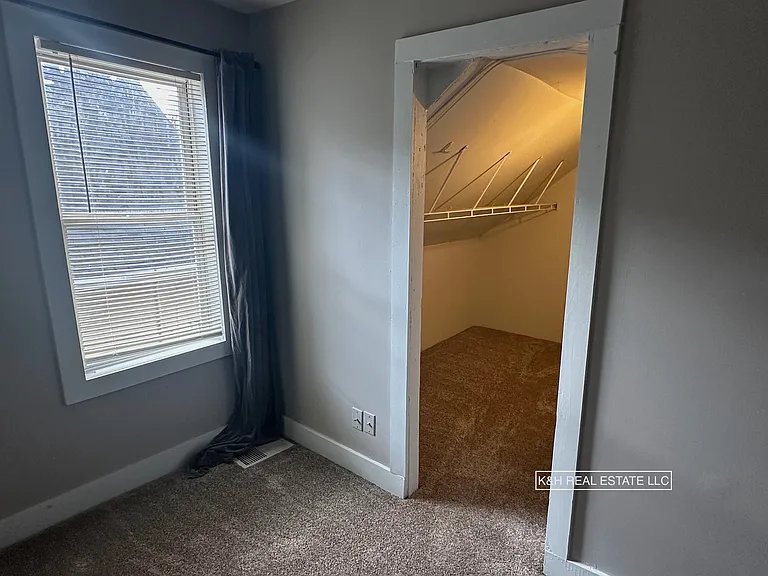 Walkin closets in all bedrooms