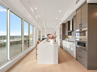 1102 Esquimalt Rd #502, Esquimalt, BC V9A3N3