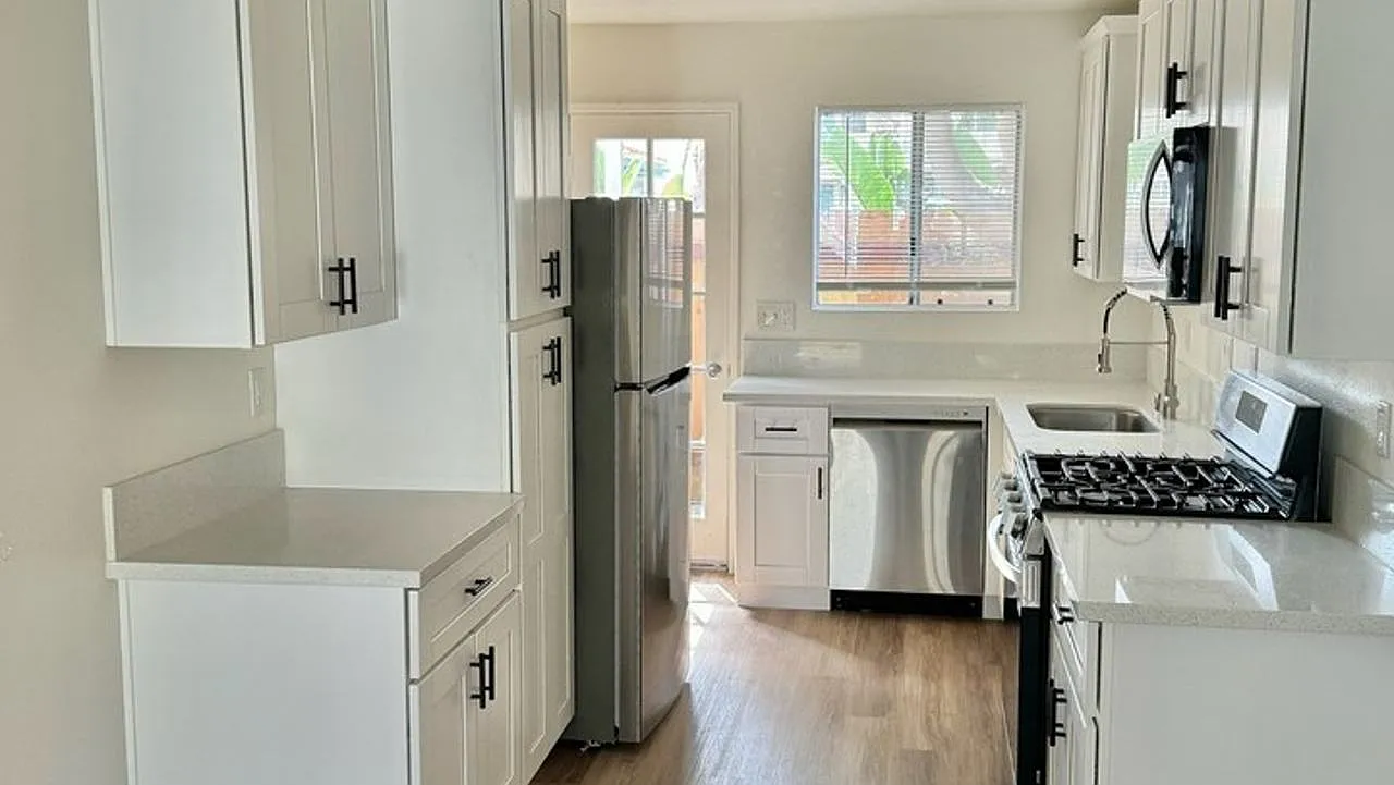 3515-3563 Roosevelt St - Su Casa Apartments — Photo 1