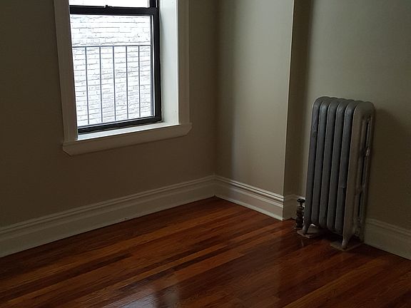 5th image of 674 Rogers Ave